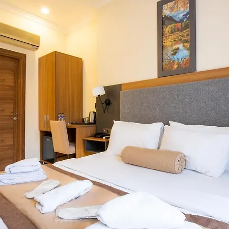 Hotel Orange & *