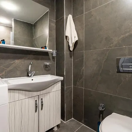 Element Aparthotel 2*