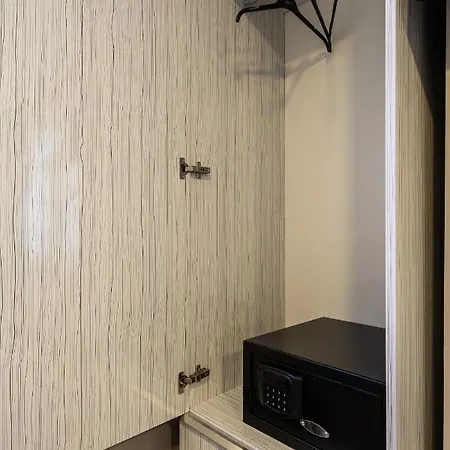 Element Aparthotel 2*