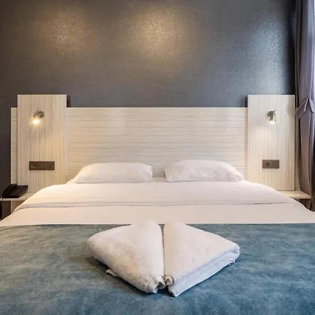 Element Aparthotel 2*