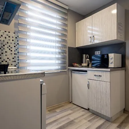 Element Aparthotel 2*