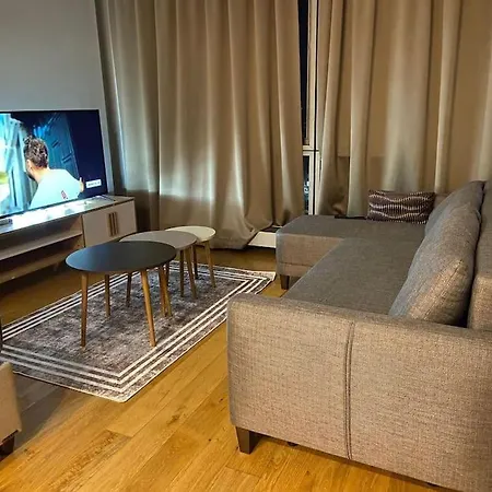 Metropol Towers Lovely Studio *