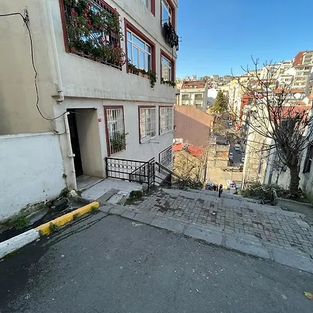 Taksim House
