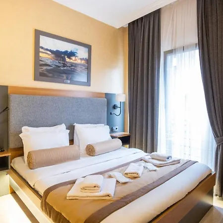 Hotel Orange & *