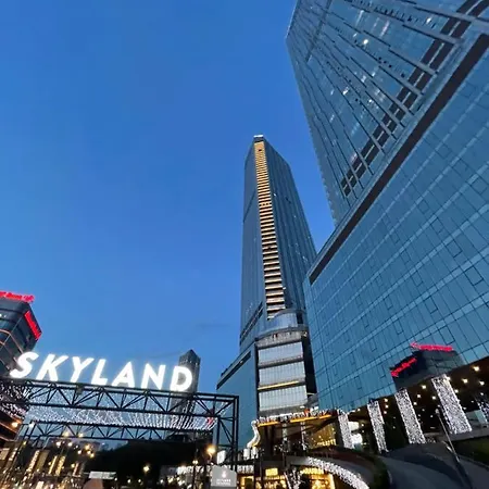 Skyland - 54th Floor Big Luxury Loft