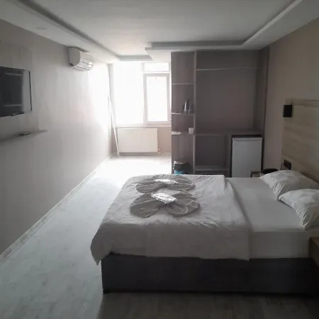 Moon Sirinevler Hotel 2*