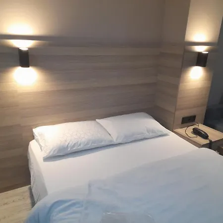 Moon Sirinevler Hotel