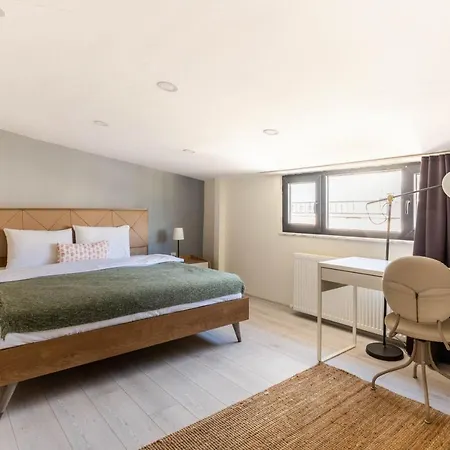 Exquisite Flat With Terrace In Nisantasi