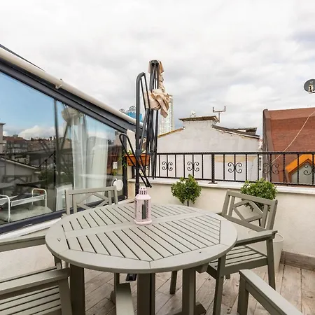 Apartment Exquisite Flat With Terrace In Nisantasi *