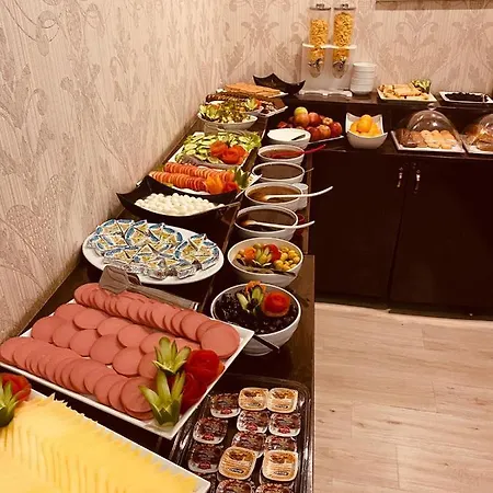 Ξενοδοχείο Adora Cafe & Restaurant