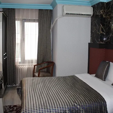 Falcon Hotel