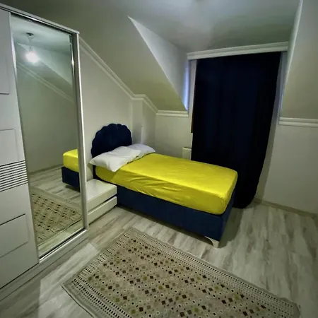 Full Floor In Duplex Apartment *