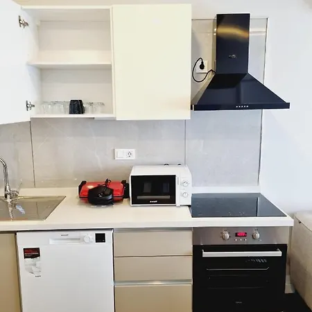 Otto Residences 215