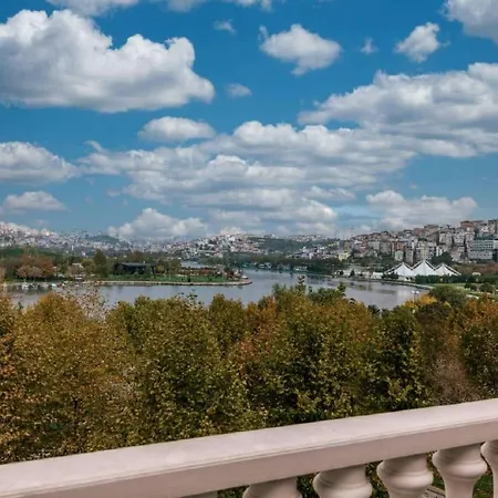 Ramada By Wyndham Istanbul Golden Horn Hotel 4*