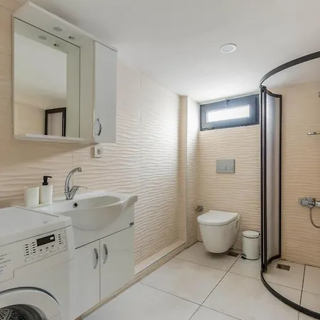 Exquisite Flat With Terrace In Nisantasi *