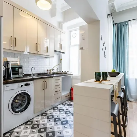 Stylish Flat 5 Min To Taksim Square In Beyoglu *