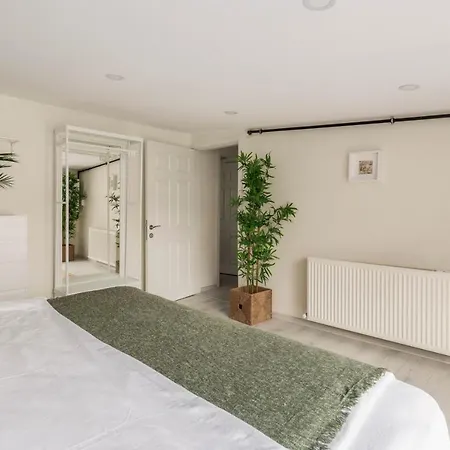 Exquisite Flat With Terrace In Nisantasi Apartment