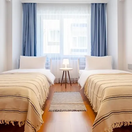 Splendid Flat With Location In Sisli