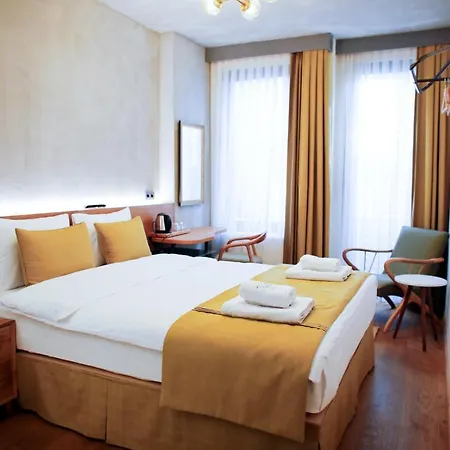 Hotel Aleksandr Pera 3*