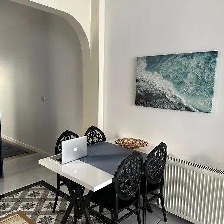 Center Of In Besiktas 2 1 With 2 Bathroom And 3 Air Conditioner * Istanbul