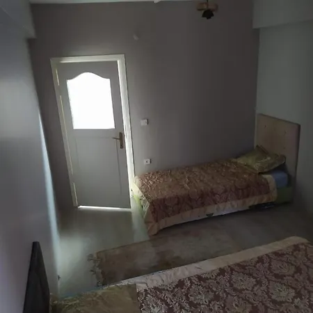 Ueskuedar Carsi Apartment