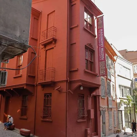 Peaceful And Perfectly Located In Cihangir Apartment *