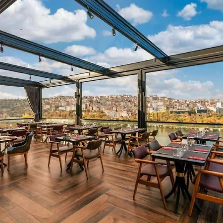 Ramada By Wyndham Istanbul Golden Horn Hotel