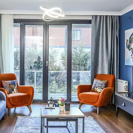 Flat With Balcony Close To Viaport Marina Tuzla Apartment