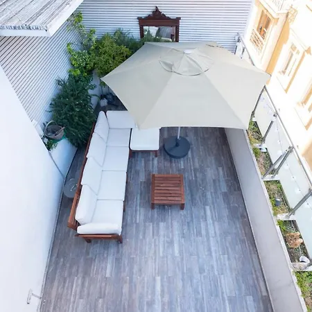 Flat With Terrace Near Istiklal Street Apartment *