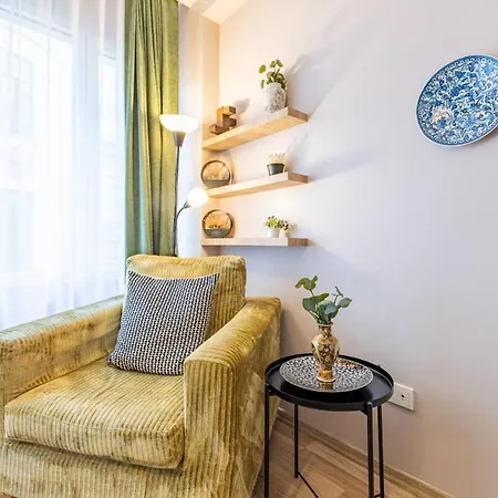 Sleek And Central Flat In Nisantasi شقة *
