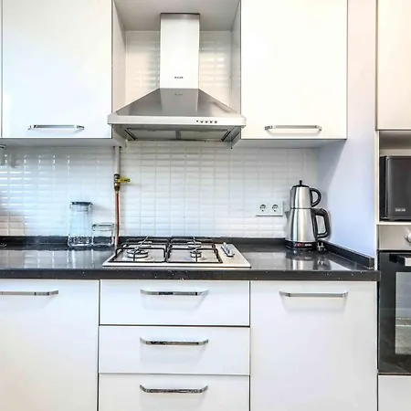 Flat With Balcony Close To Viaport Marina Tuzla Apartment