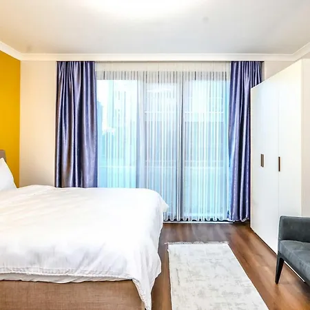 Flat With Balcony Close To Viaport Marina Tuzla *