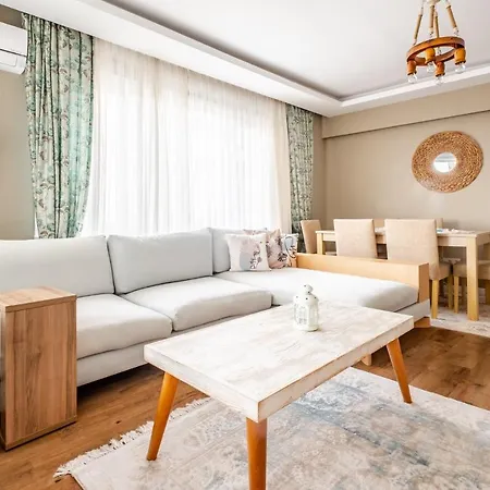 Vibrant Flat With Balcony In Maltepe Apartment