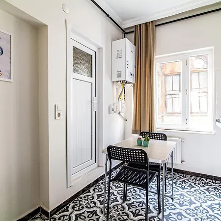 In Balat Fatih With Central Location Апартаменты *