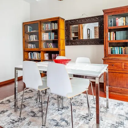 Centrally Located With Balcony In Sisli Apartment