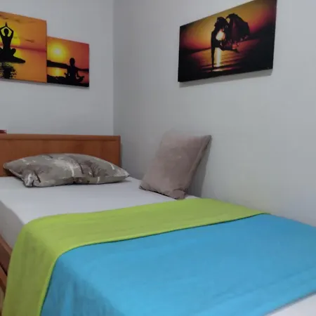 Homestay Feeling At In Center 5 Minutes Walk To The Atakoey Metro Station & Metrobus *