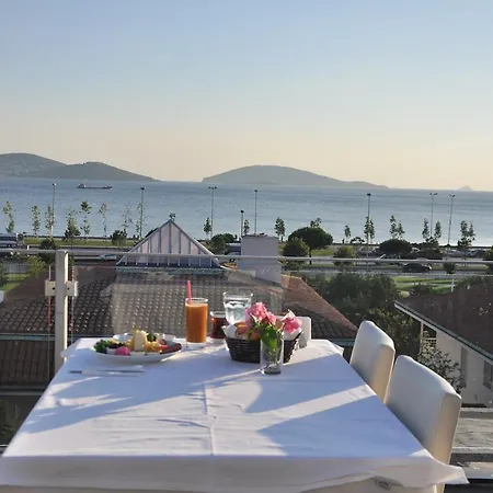 Island Hotel 2*