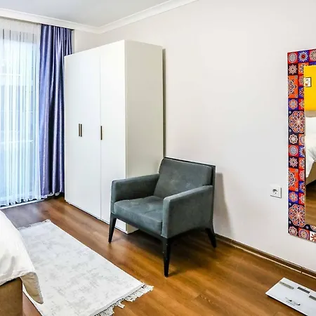 Flat With Balcony Close To Viaport Marina Tuzla *