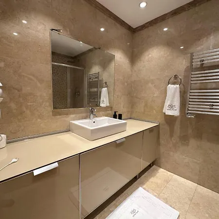 Bright 3 Bedroom & 2 Bath In Mashattan Residence, Maslak Sariyer Daire