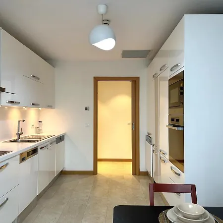 Bright 3 Bedroom & 2 Bath In Mashattan Residence, Maslak Sariyer Daire İstanbul