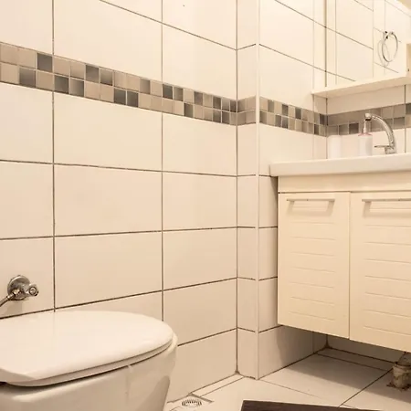 Fascinating Near Nisantasi And Trendy Attractions In Besiktas Apartment