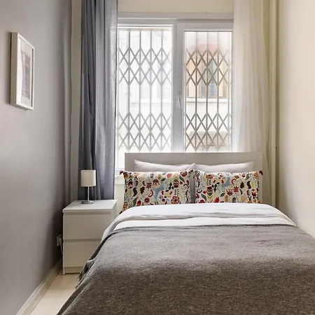 Superb Flat With Central Location In Nisantasi Apartment