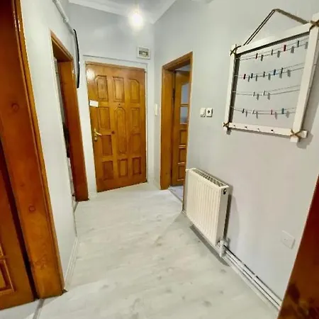 Flat Close To Popular Malls In Kagithane Istanbul