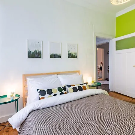 Apartment Colorful Flat With Excellent Location Near Trendy Attractions In Kadikoy Istanbul