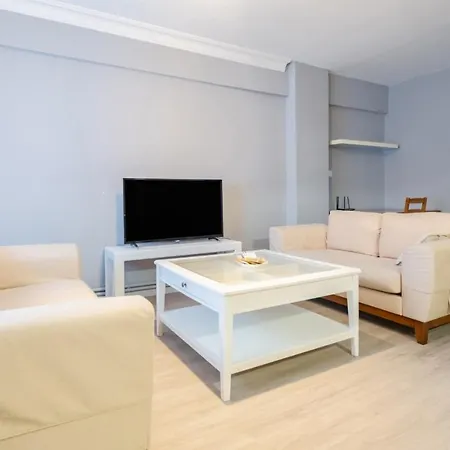 Flat 800 M To Cevahir Mall In Sisli