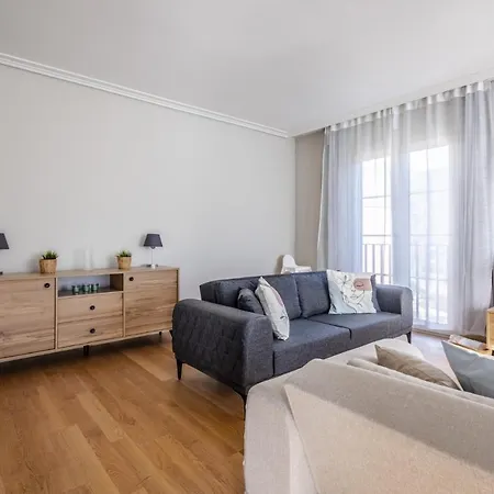 Flat With Balcony In Umraniye * اسطنبول