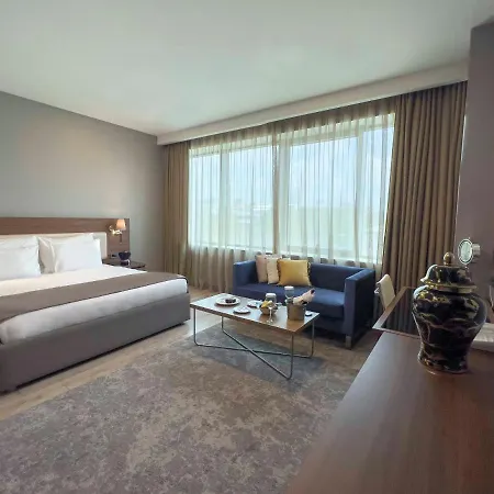 La Quinta By Wyndham Gunesli Hotel