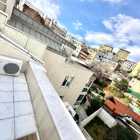 Aram Galata Suites *