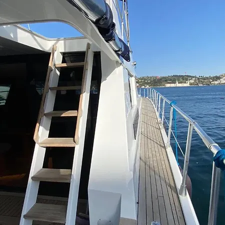 Pruva Yacht