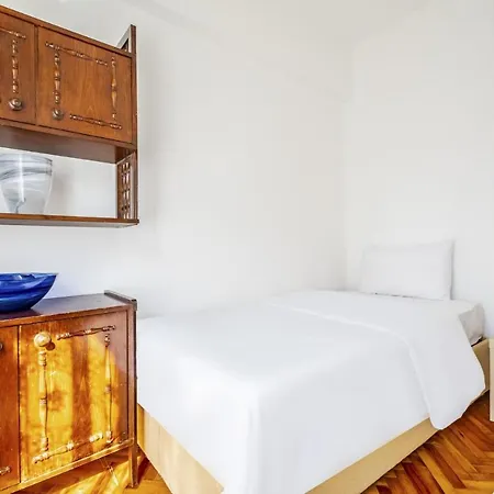Flat With Balcony Near Zorlu Center شقة اسطنبول